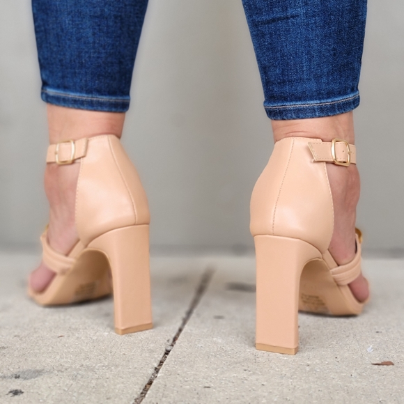 Women's Nude Gold Chain Chunky Heels - Picture 5 of 5